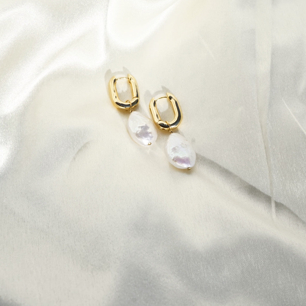 Pearl Oval Hoops