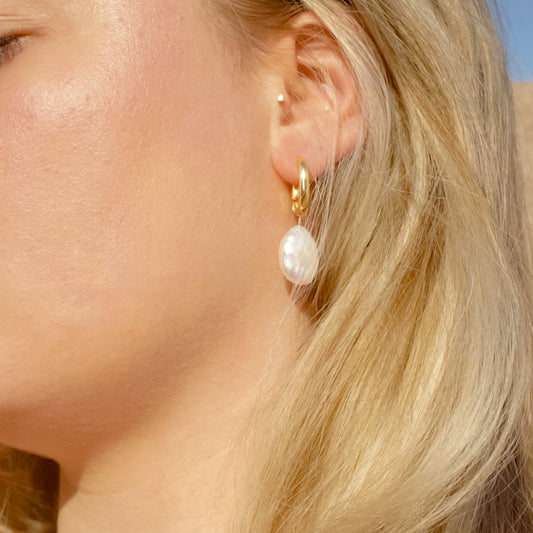 Pearl Oval Hoops