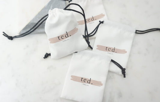 Ted. Drawstring Pouch
