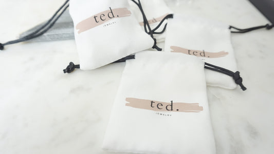 Ted. Drawstring Pouch