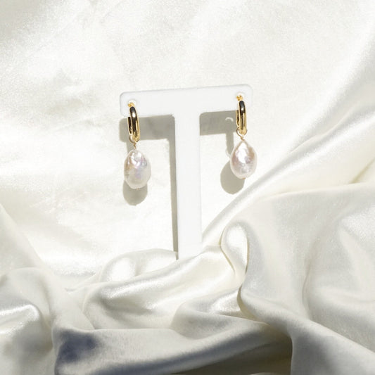 Pearl Oval Hoops